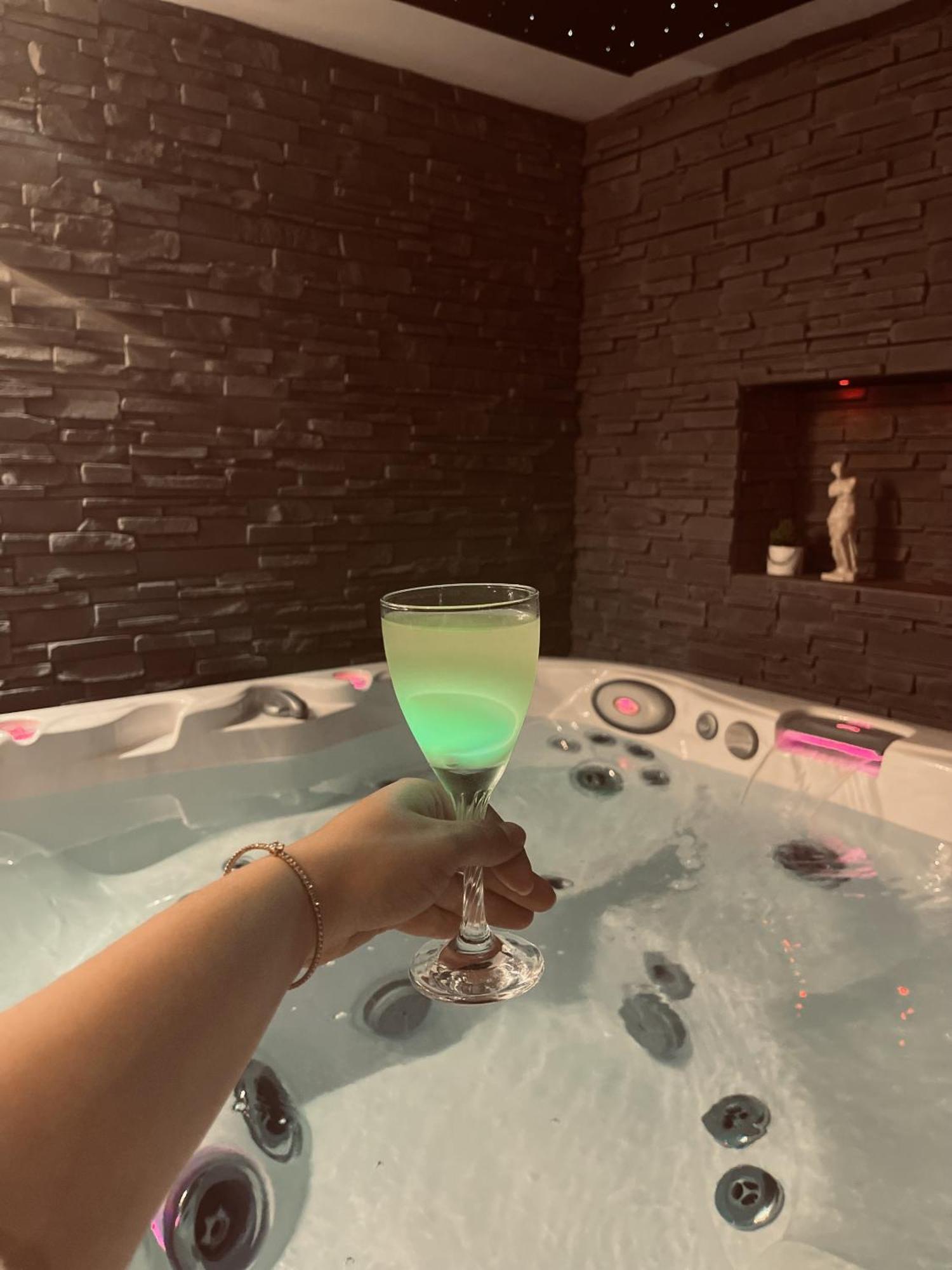 O Venus Spa Sin-le-Noble エクステリア 写真